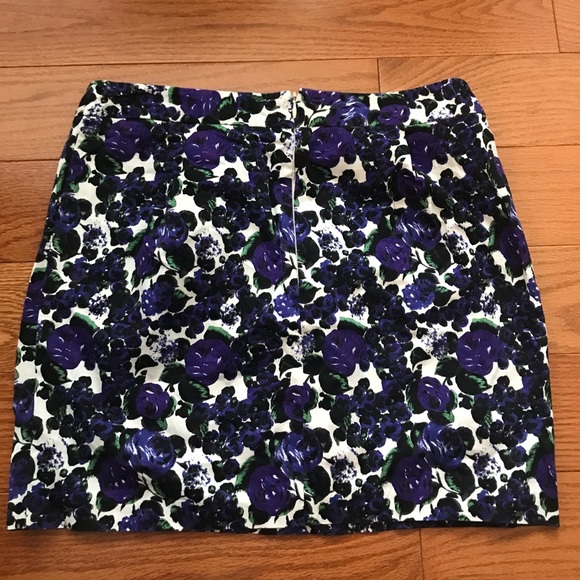 SOLD TOPSHOP FLORAL MINI SKIRT - Picture 4 of 5